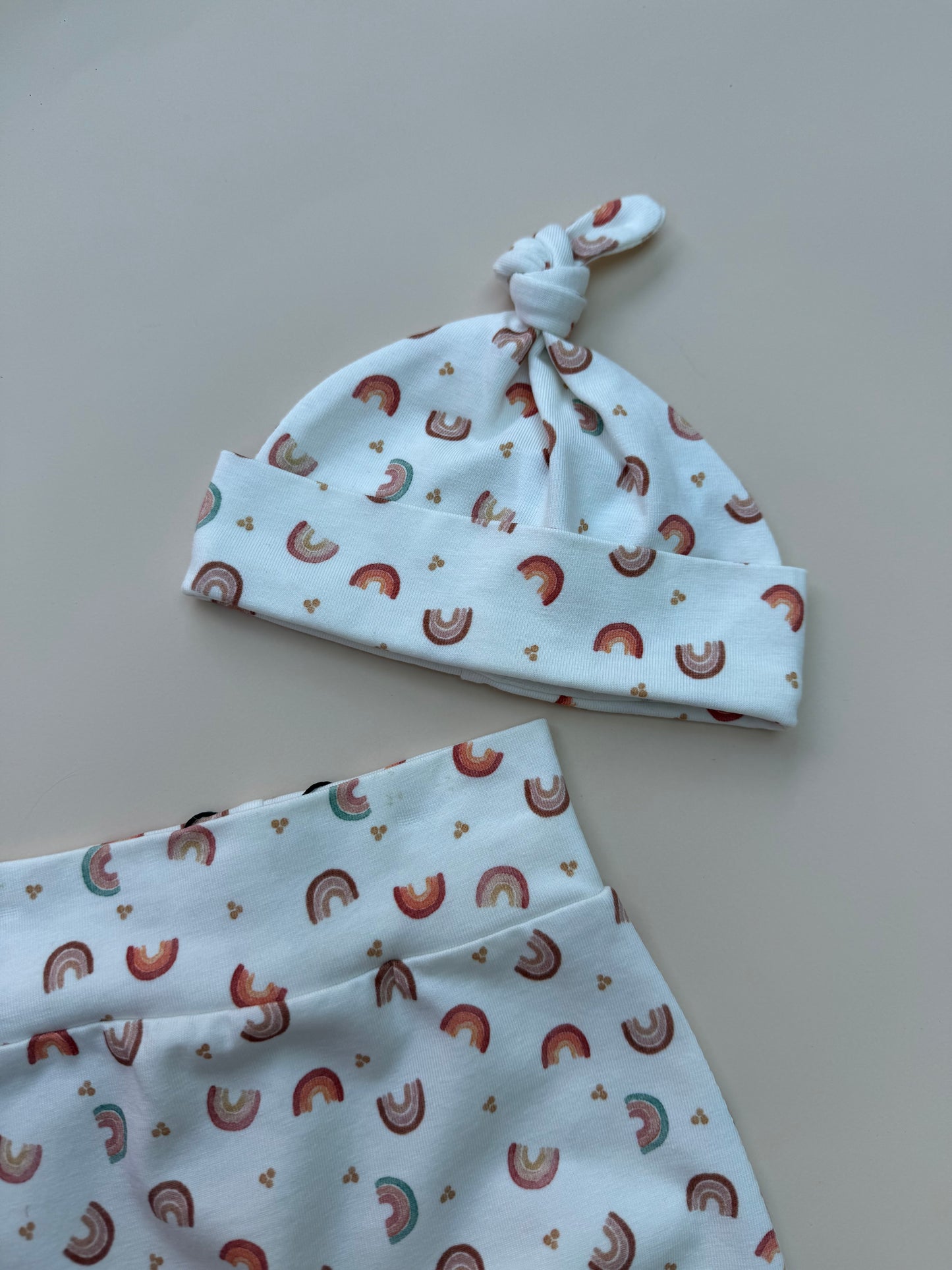 Leggings & hat size 0-3m